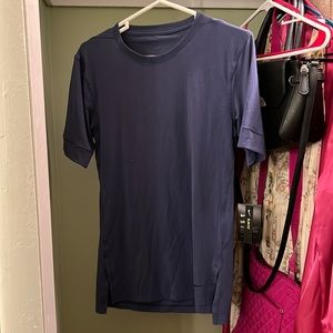 *NEW* *WITH TAGS* Nike Mens t shirt / women’s